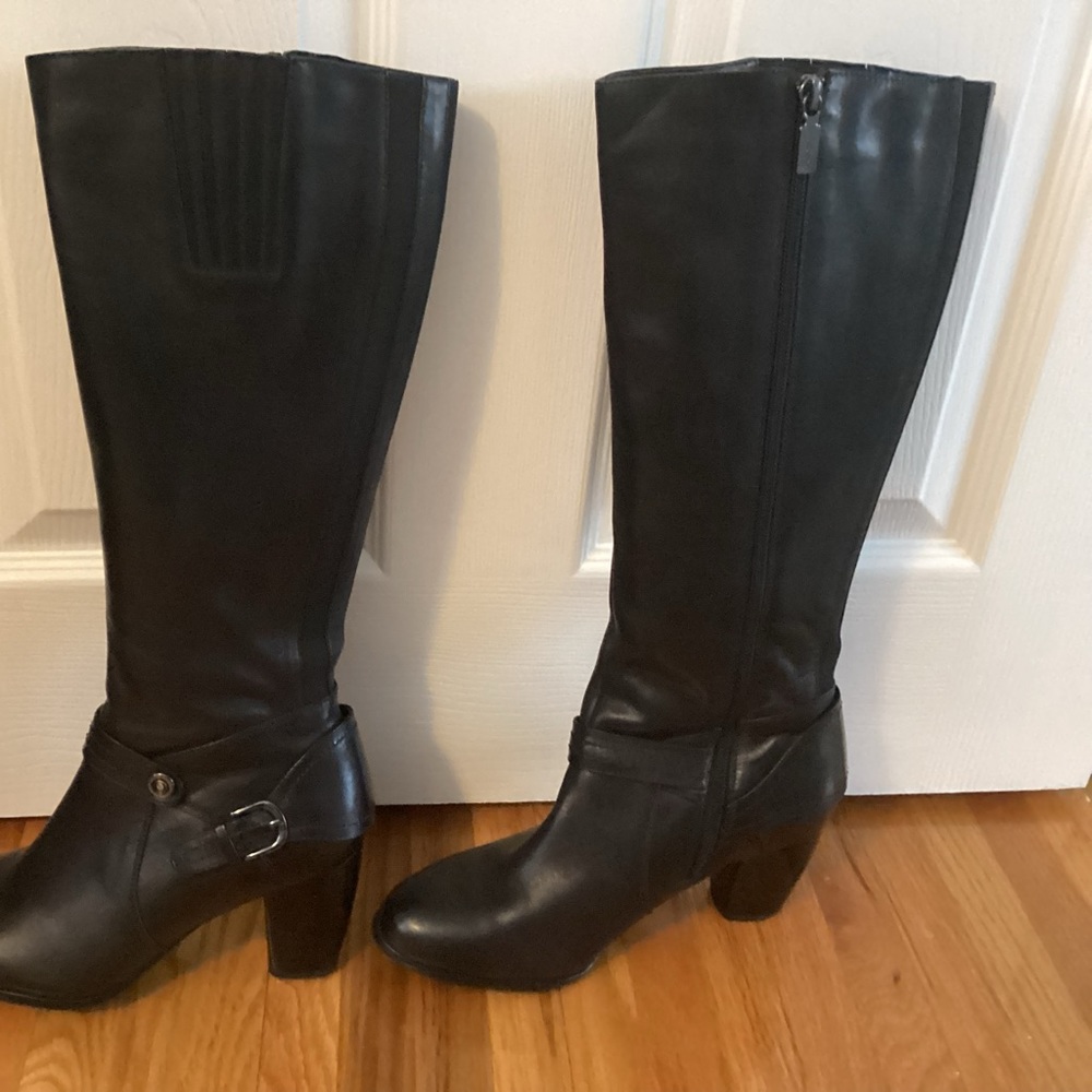 Bandolino black leather boots